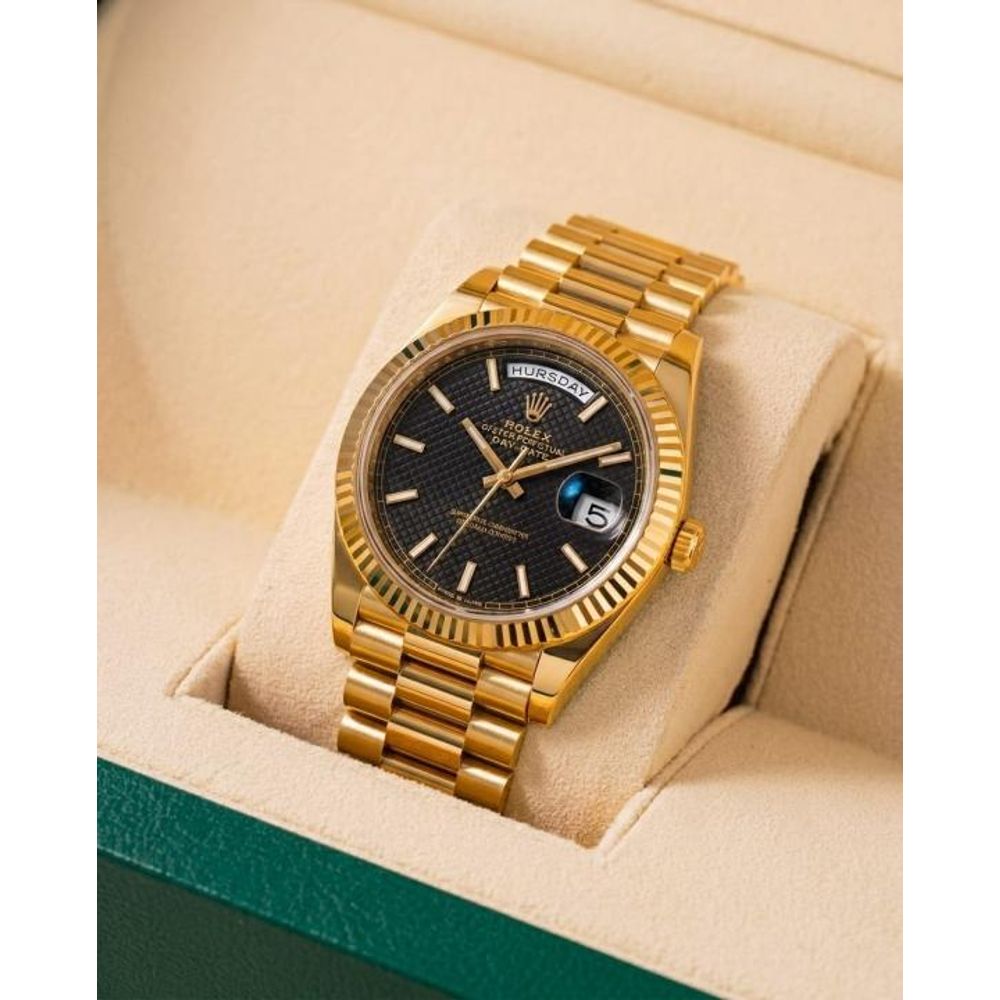 Rolee_x Oyster Perpetual Day Date 40 Battery Gold-Black