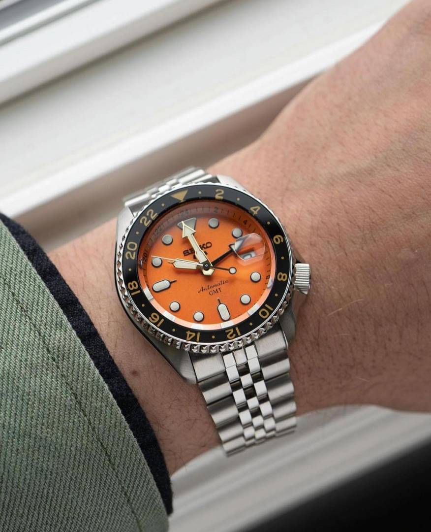 5 Sprots GMT Automatic