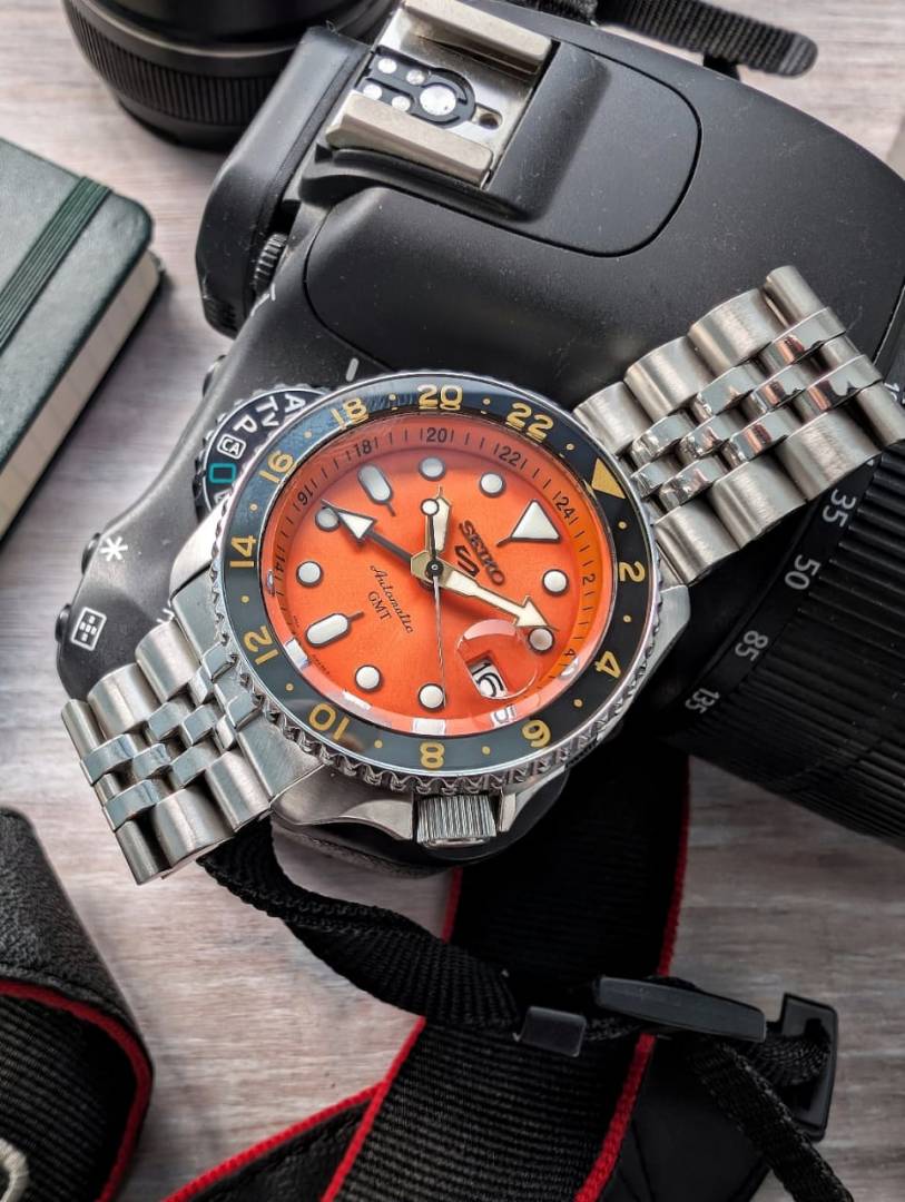 5 Sprots GMT Automatic