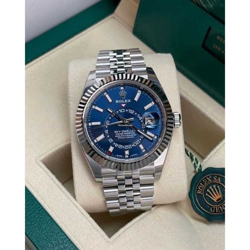 Rolee_x Oyster Perpetual Sky Dweller Silver Blue