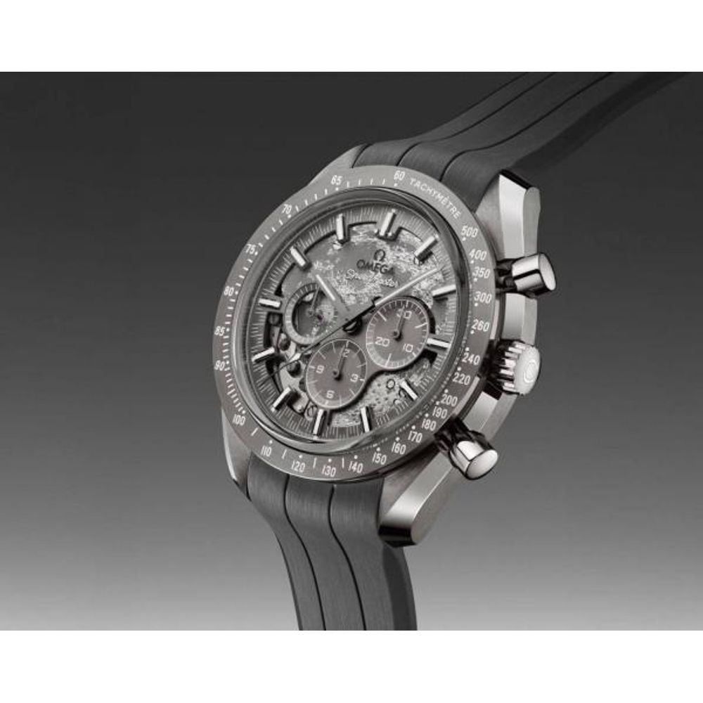 Omegg_a  Speedmaster Dark Side of the Moon