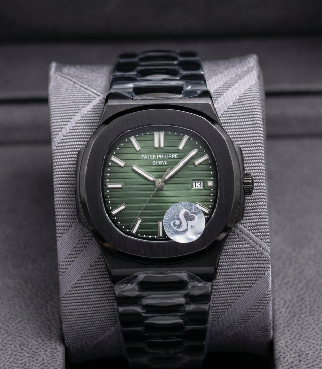 Patek Philipe Nautilus Quartz