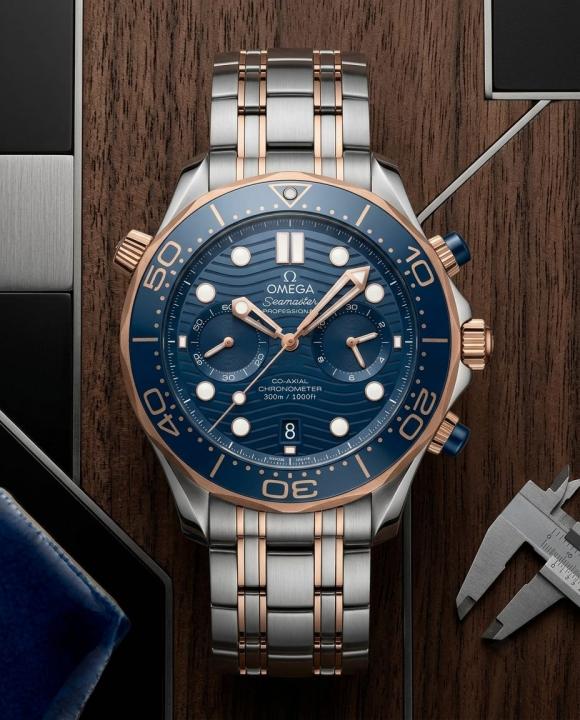 Omegg_a Seamaster Diver 300M Co-Axial Master Chronometer Chronograph 2 ton copper blue