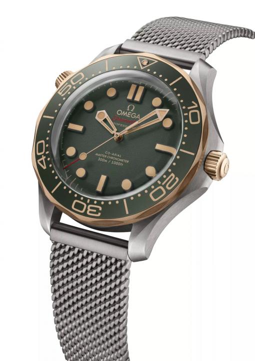 Omegha seamaster diver 300M automatic silver green