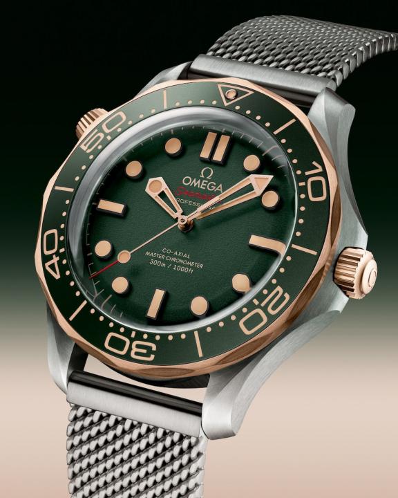 Omegha seamaster diver 300M automatic silver green