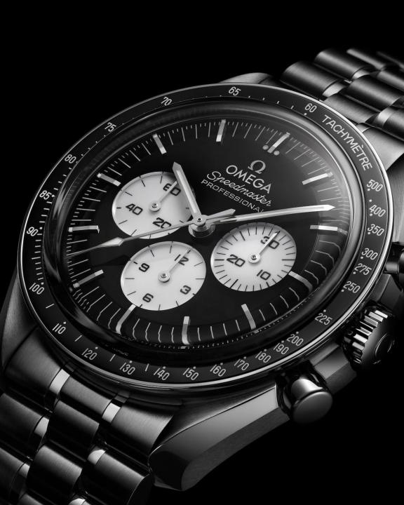 Omegha Speedmaster Moonwatch Professional silver Black white chronograph