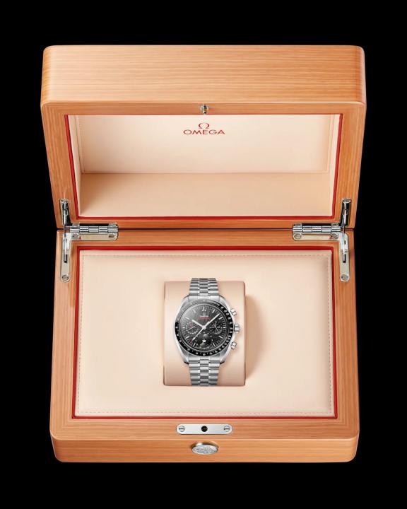 Omegha Speedmaster  Moonphase Meteorite siler black design