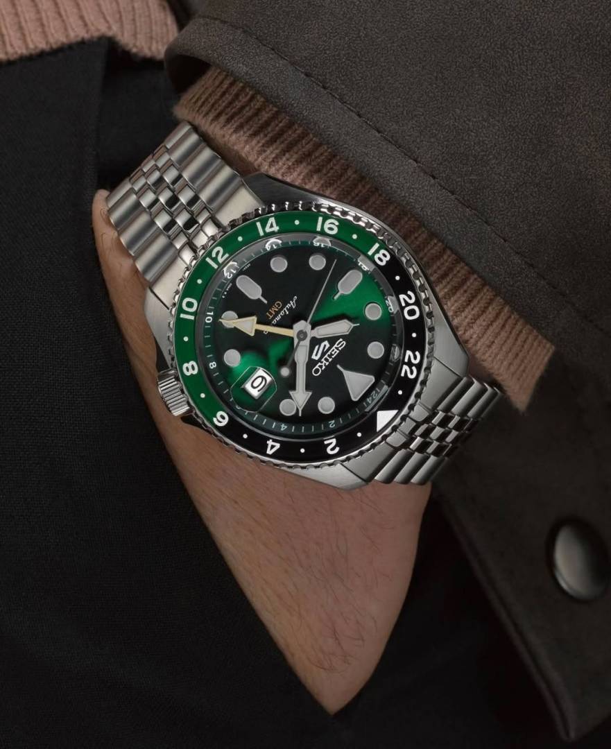 5 Sprots GMT Automatic