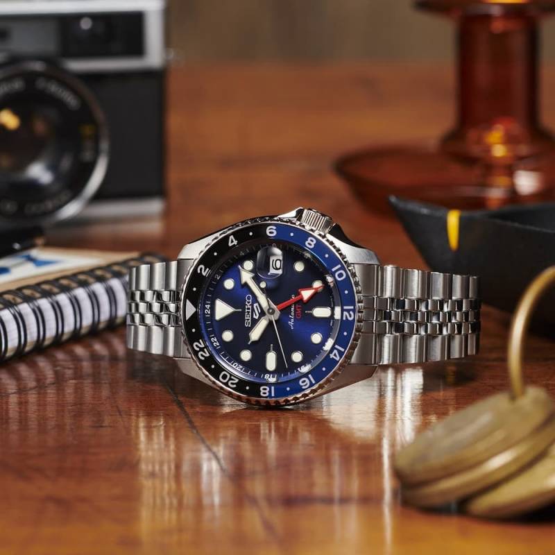5 Sprots GMT Automatic