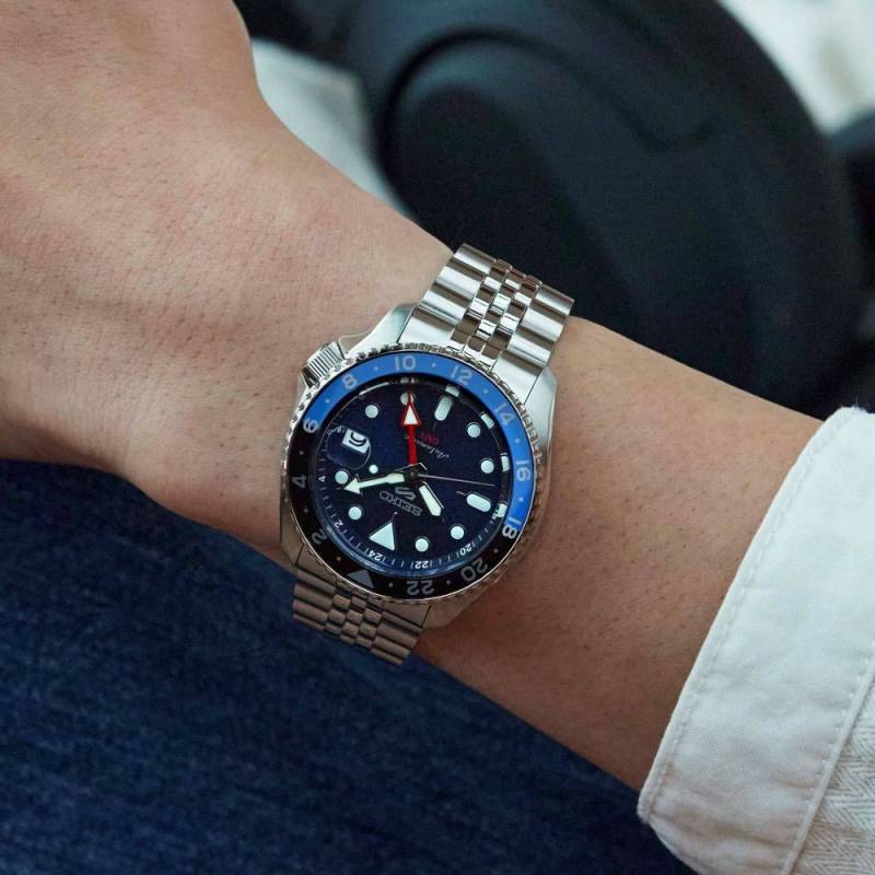 5 Sprots GMT Automatic