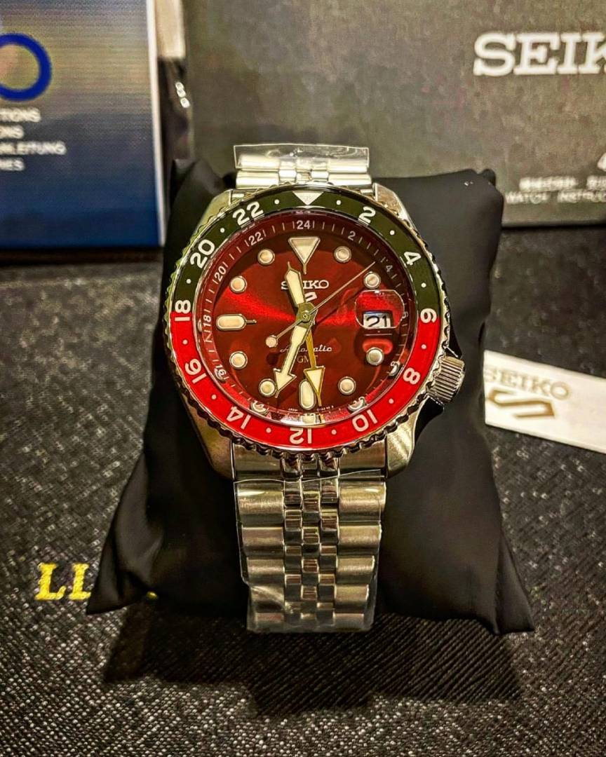 5 Sprots GMT Automatic